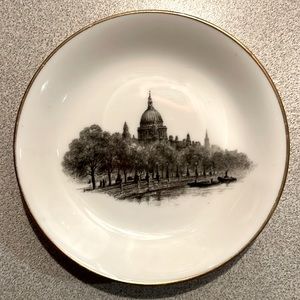 🖤Royal Worcester English Porcelain Bone Fine China St Paul’s Cathedral Plate🖤